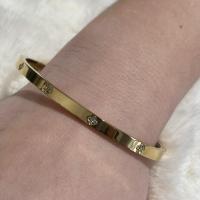 Bracelet jonc dore en acier inoxydable avec strass 02